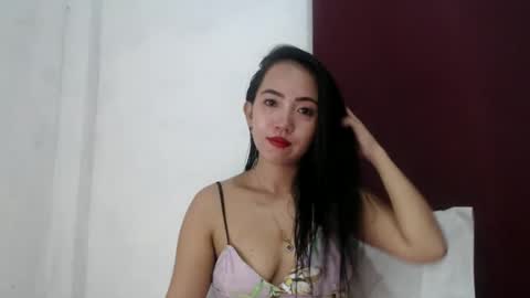 yourloving_maris online show from 24, 4, 2026