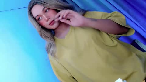 Snapshot of yourlovingpearl chatting on 15, 5, 2026 PEARL online show from 15, 5, 2026