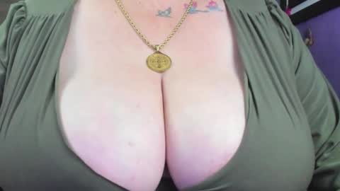 Snapshot of yourmila_ac chatting on 9, 10, 2025 Milla 3 online show from 9, 10, 2025