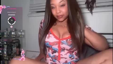 YOURMOMMY online show from 17, 6, 2026