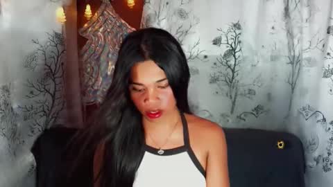 yourqueen_19 online show from 28, 4, 2026