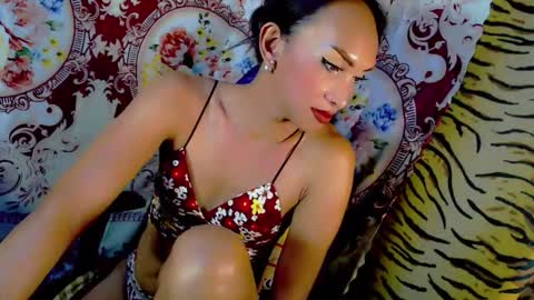 Snapshot of yourqueenofsuck chatting on 1, 10, 2025 sweet katelyn online show from 1, 10, 2025