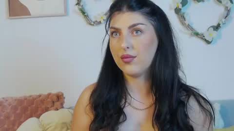 yours_goddess online show from 31, 7, 2026