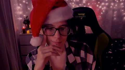 Snapshot of yourscosmic chatting on 24, 12, 2024 Yours Cosmic online show from 24, 12, 2024