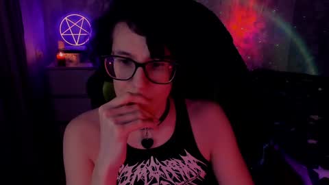 Snapshot of yourscosmic chatting on 4, 2, 2025 Yours Cosmic online show from 4, 2, 2025