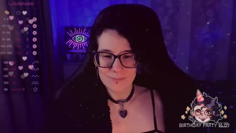 Snapshot of yourscosmic chatting on 12, 9, 2025 Yours Cosmic online show from 12, 9, 2025