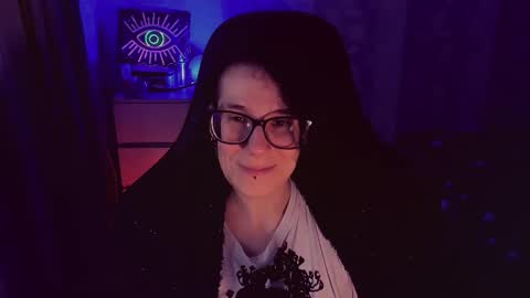 Snapshot of yourscosmic chatting on 4, 10, 2025 Yours Cosmic online show from 4, 10, 2025