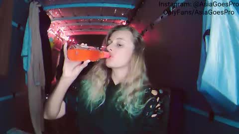 AsiaGoesPro - On All Socials online show from 25, 12, 2024