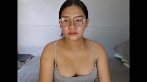 yoursexy_reb online show from 2, 2, 2026