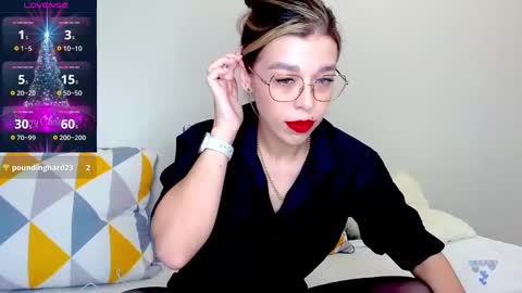Snapshot of yoursoul_mila chatting on 5, 1, 2025 yoursoul_mila online show from 5, 1, 2025