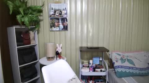 yoursubmissive_larah online show from 26, 4, 2026