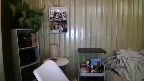 yoursubmissive_larah online show from 11, 5, 2026