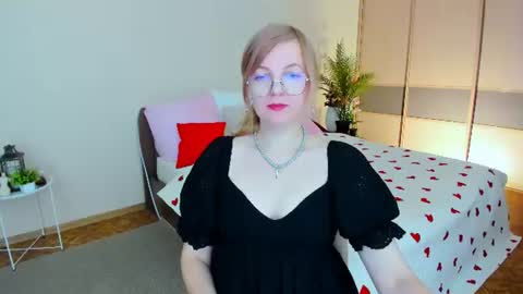 Snapshot of youruniverser chatting on 26, 6, 2026 Alice online show from 26, 6, 2026