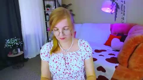 Snapshot of youruniverser chatting on 13, 7, 2026 Alice online show from 13, 7, 2026