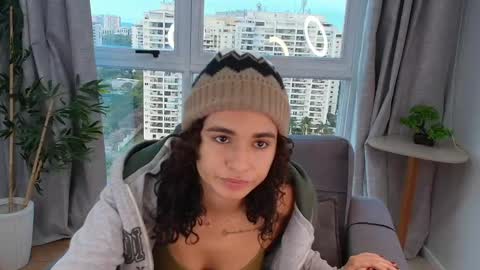 Ysenne online show from 30, 5, 2026