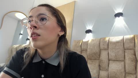 Snapshot of yulievans chatting on 7, 2, 2025 yulievans online show from 7, 2, 2025