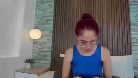 Snapshot of yulievans chatting on 10, 9, 2025 yulievans online show from 10, 9, 2025