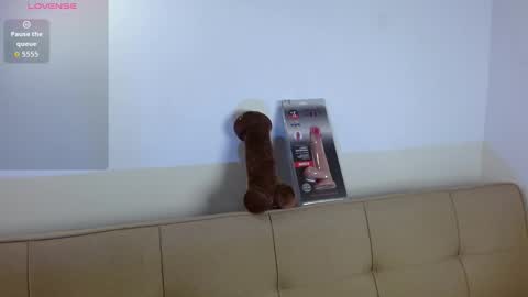 Snapshot of yulissa18 chatting on 9, 1, 2026 Yuli and SaraIndependent model online show from 9, 1, 2026