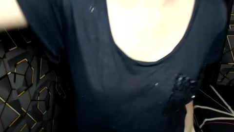 Snapshot of yumi_white chatting on 6, 6, 2026 yumi online show from 6, 6, 2026
