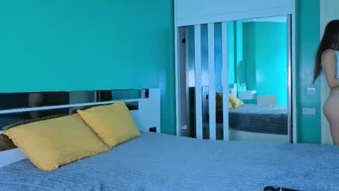 Yumi online show from 15, 12, 2025