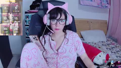 Snapshot of yuna_pink666 chatting on 22, 10, 2025 yuna_pink666 online show from 22, 10, 2025