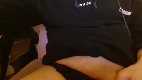 Snapshot of yunaventi chatting on 30, 10, 2025 FemboyVenti online show from 30, 10, 2025