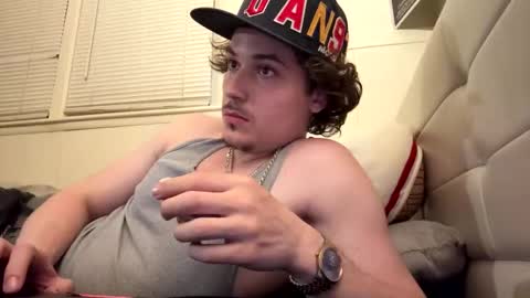 yungstudbev online show from 15, 4, 2026