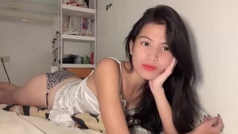 Snapshot of yuri_kai chatting on 2, 12, 2025 yuri online show from 2, 12, 2025