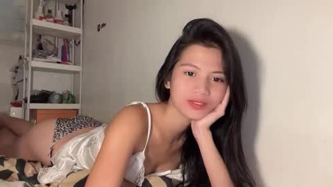 Snapshot of yuri_kai chatting on 3, 12, 2025 yuri online show from 3, 12, 2025