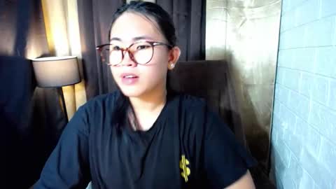 yuriyumixx_xoxo online show from 11, 11, 2025