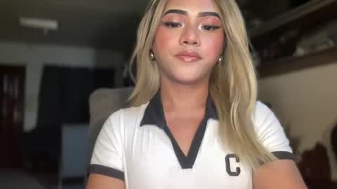 Snapshot of yvonne_guidotti chatting on 26, 6, 2026 Miss Cali online show from 26, 6, 2026