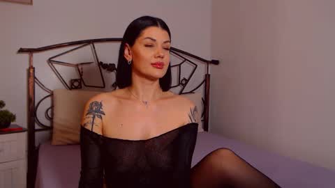 I V Y   online show from 18, 3, 2026