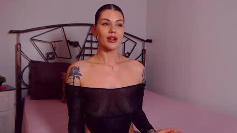 I V Y   online show from 22, 5, 2026