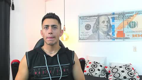 Snapshot of zachpri20 chatting on 19, 12, 2024 zachpri20 online show from 19, 12, 2024