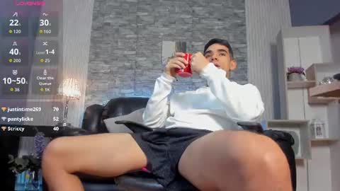 zack_joness10 online show from 16, 7, 2026