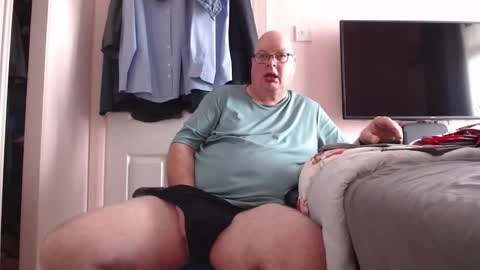 Snapshot of zacsmithuk chatting on 16, 9, 2025 Zac Smitj online show from 16, 9, 2025