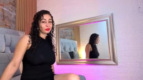 zafiradeluxe online show from 9, 11, 2025