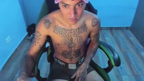 Snapshot of zafirocum chatting on 27, 11, 2025 BiG Zafiro online show from 27, 11, 2025