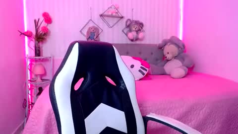 Snapshot of zara_cute18 chatting on 24, 4, 2026 Zara online show from 24, 4, 2026