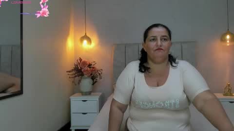 Snapshot of zara_milf_ chatting on 3, 3, 2026 zara online show from 3, 3, 2026