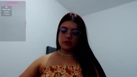 Snapshot of zaraa_fox chatting on 12, 11, 2025 zaraa_fox online show from 12, 11, 2025