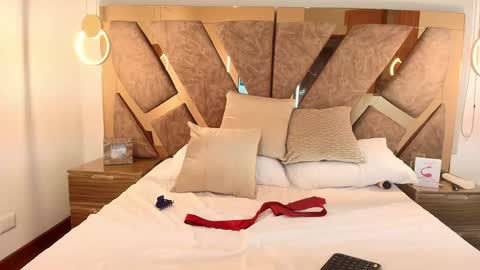 Zarah Andrews online show from 20, 1, 2025