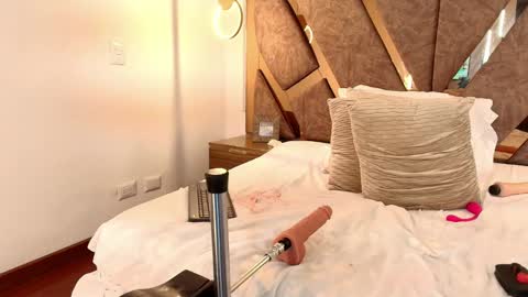 Zarah Andrews online show from 9, 2, 2025