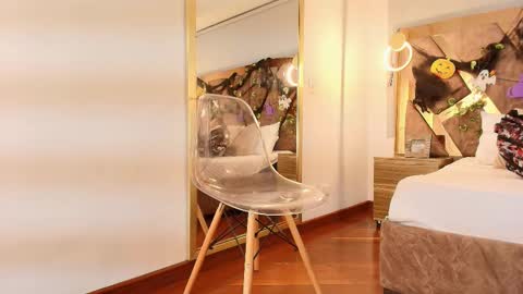 Zarah Andrews online show from 16, 10, 2025