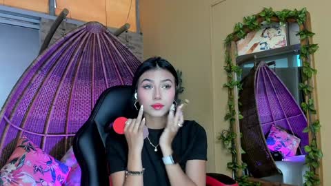 Zara Lim  online show from 27, 1, 2025