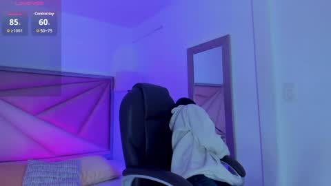 Zara Lim  online show from 3, 2, 2025