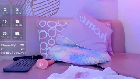 Zara Lim  online show from 27, 2, 2025