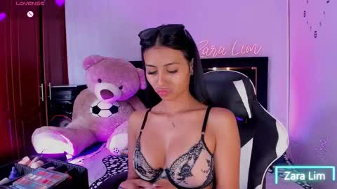 Zara Lim  online show from 27, 9, 2025