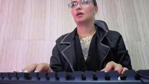 Isabella online show from 11, 4, 2026