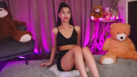 zariaavera online show from 11, 5, 2026